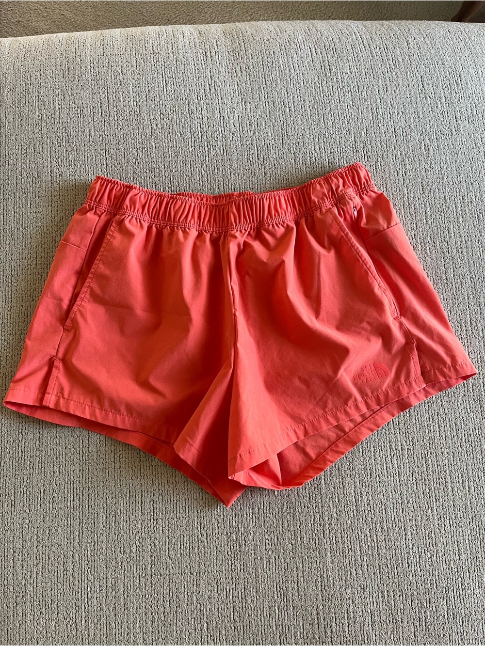 North Face size Medium Women’s Coral outdoor/water Shorts NO LINER